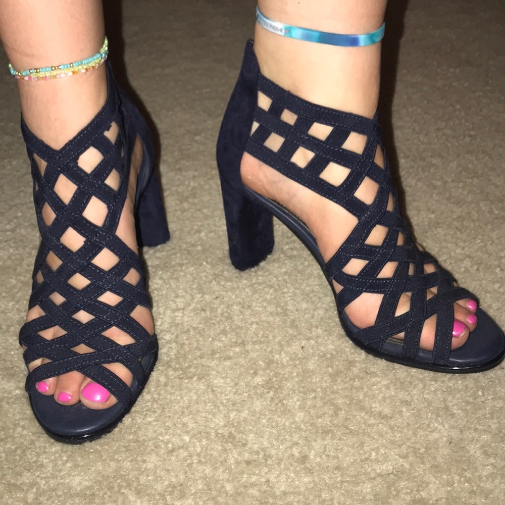 NAVY HEELS